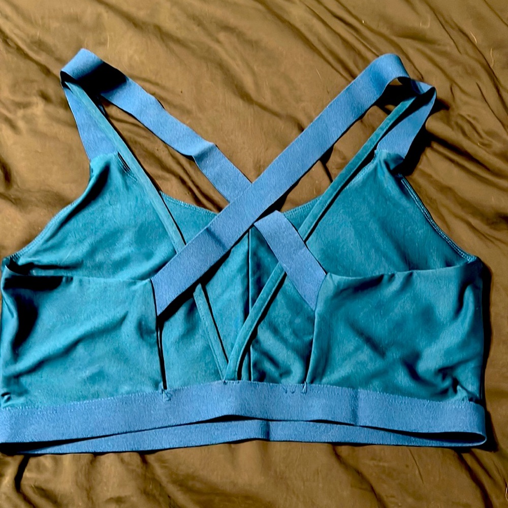 Super cute turquoise teal XL sports bra